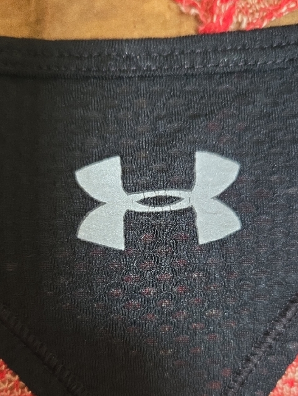 Under Armour Black Scoop Athletic Tank Top - Picture 2 of 3